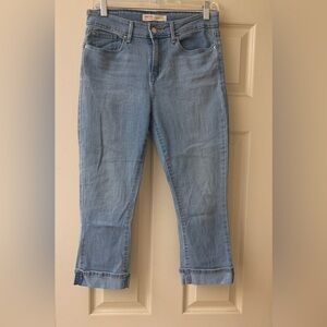 Signature by Levi Strauss Light Blue Capri Jeans
